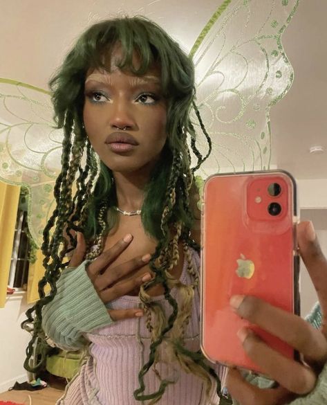 Outfits With Green Hair, Light Green Hair Aesthetic, Alt 4c Hairstyles, Swirl Hairstyle, Wolf Cut Braids, Natural Hair Styles Black Women, Black Fairy Aesthetic, Green Afro, Green Braids