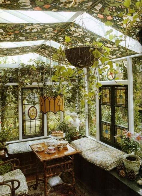 Conservatory Greenhouse, Garden Seating Area, Greenhouse Plans, Indoor Gardens, School Garden, Rock Decor, Garden Landscape Design, Garden Seating, Glass House