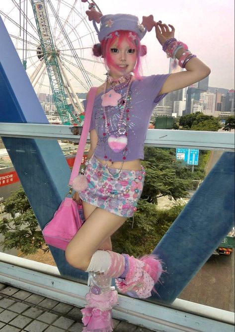 Outfit Inspo Korean, Decora Fashion Outfits, Harajuku Decora Kei, Decora Outfits, Decora Harajuku, Japanese Fashion Trends, Harajuku Decora, Kawaii Outfit Ideas, Pastel White