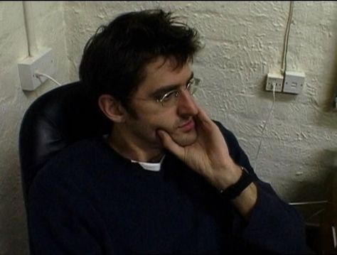 Louis Theroux Aesthetic, Louis Theroux 90s, Louis Theroux, Moon Knight, Hottest Guy Ever, Hopeless Romantic, Face Claims, Interview, Funny