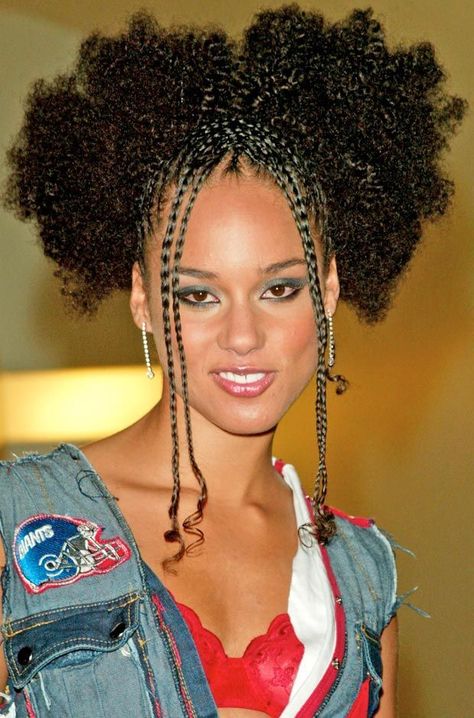 African expected hairstyles Cute Fulani braids are in trend. We bring you this awsome inspirational alica keys inspired braids that you will adore to wear. #TraditionalAfricanHairstyles Hairstyles In The 90s, Alicia Keys Hairstyles, 90's Hairstyles, Black Hair 90s, Alicia Keys Braids, 2000s Hairstyles, Beyonce Hair, Wrap Tutorial, American Hairstyles