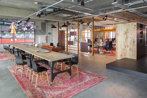 Workspaces Design, Warehouse Office Design, Interior Design Styles Guide, Cheap Office Furniture, Startup Office, Warehouse Office, Furniture Business, Industrial Office Design, Cool Office Space