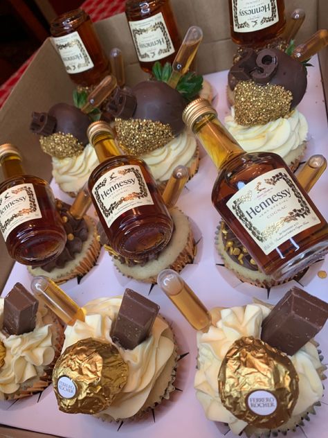 Henny Cupcakes Ideas, Mini Hennessy Bottle, Hennessy Party Ideas For Men, Hennessy Cupcakes Ideas, 24th Birthday Cupcake Ideas, Henny Theme Party Ideas, Henny Cake Birthday Men, Hennessy Gift Ideas For Him, Hennessy Birthday Cakes For Men