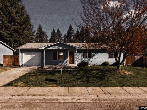 Midwestern House Aesthetic, 60's Houses Exterior, Old Neighborhood Aesthetic, Midwest Suburbs Aesthetic, One Story House Aesthetic, One Story Suburban House, Poor Neighborhood Aesthetic, 70s Neighborhood, Small Town House Aesthetic