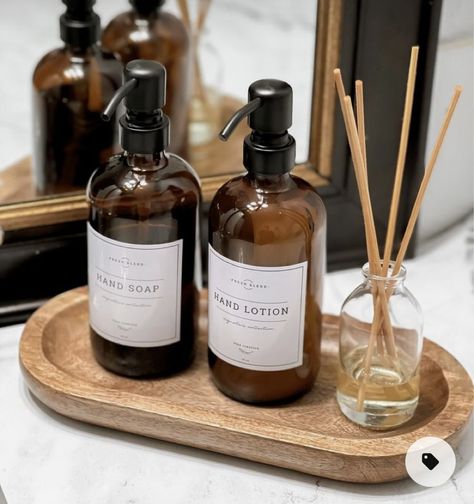 Bathroom Q Tip Storage, Glass Cup Organization Kitchen, Modern Farmhouse Bathroom Counter Decor, Bathroom Soap Tray Ideas, Bathroom Vanity Soap Display, Aesthetically Pleasing Bathroom, Black White And Neutral Bathroom, Minimal Island Decor, White And Brown Bathroom Decor