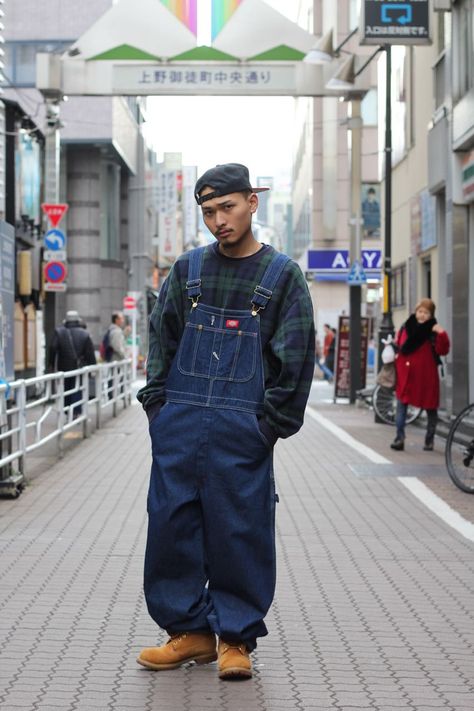 90s Male Fashion Hip Hop, Overall Fits Men, Baggy Overalls Outfit Men, Overall Streetwear, Overalls Outfit Streetwear, Overalls Outfits Men, Overalls Men Fashion 90s, 1990s Fashion Outfits, Men Overalls Outfits