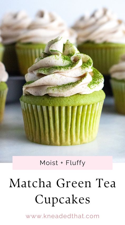 Fluffy, moist, and flavorful matcha cupcakes made with matcha green tea powder and topped with a vanilla cinnamon buttercream. Matcha Dessert Recipes, Green Tea Cupcakes, Matcha Cupcakes, Matcha Baking, Savory Cupcakes, Cinnamon Buttercream, Matcha Dessert, Matcha Cake, Simple Cake Designs