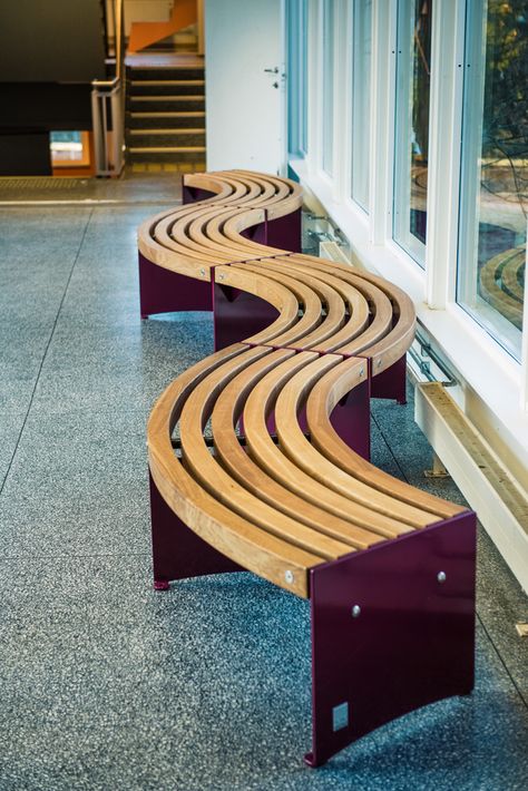 Cafe Outside Seating, Curved Bench Seat, Bench Seating Outdoor, Curved Bench Seating, Bench Design Outdoor, Circle Bench, Garden Bench Ideas, Cafe Bench, Curved Seating