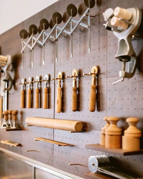 Pasta Making Tools, Patisserie Shop, Kitchen Workshop, Pasta Shop, Pasta Restaurants, Barilla Pasta, Pasta Bar, Bagel Shop, Coffee Shops Interior