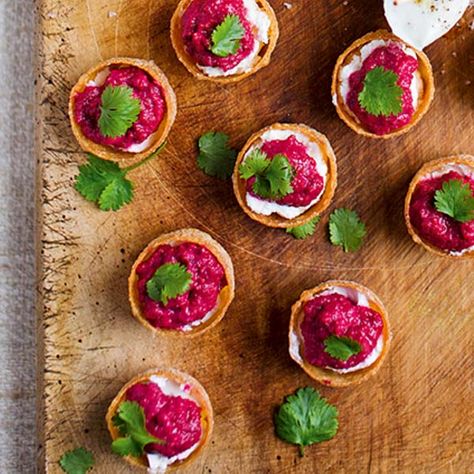 These tasty canapés include pomegranate molasses, breadcrumbs and hazelnuts and are a snap to assemble at the last minute. Bbq Starters, Cheese Canapes, Canapé Ideas, Vegetarian Canapes, Christmas Bbq, Tapas Night, Easy Canapes, Party Canapes, Wedding Canapes