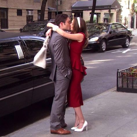 Chuck E Blair, Chuck Y Blair, Estilo Blair Waldorf, Blair Waldorf Aesthetic, Stile Blair Waldorf, Gossip Girl Aesthetic, Gossip Girl Blair, Chuck Blair, Chuck And Blair