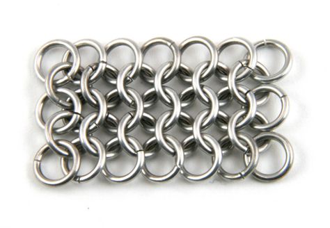 European 4 in 1 Chainmaille.  #Wire #Jewelry #Tutorials Chainmaille Jewelry Patterns, Chain Maille Patterns, Chainmail Patterns, Chainmaille Tutorial, Silversmithing Jewelry, Jump Ring Jewelry, Chainmail Jewelry, Chain Maille Jewelry, Chain Maille