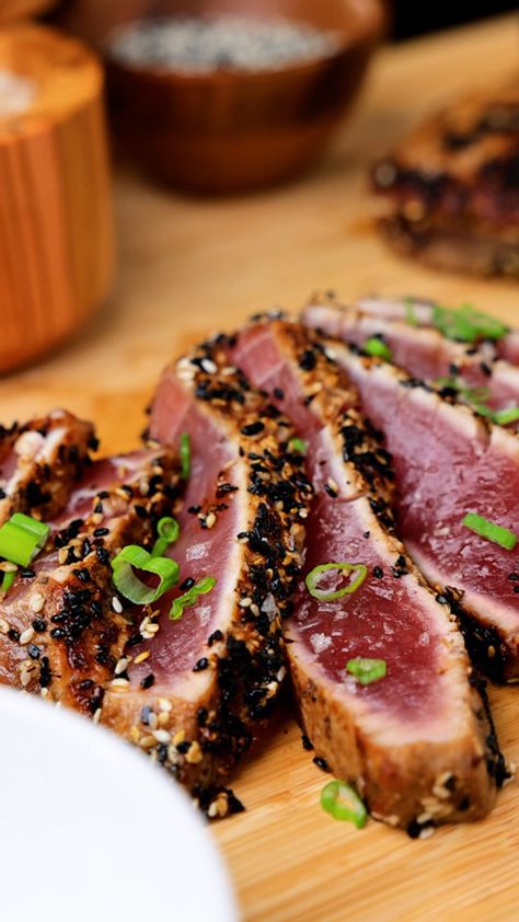 Pan Seared Ahi Tuna Asian Appetizer Recipes, Seared Ahi Tuna Recipe, Asian Food Appetizers, Ahi Tuna Recipe, Seared Ahi Tuna, Asian Appetizers, Tapas Menu, Seared Ahi, Seared Tuna