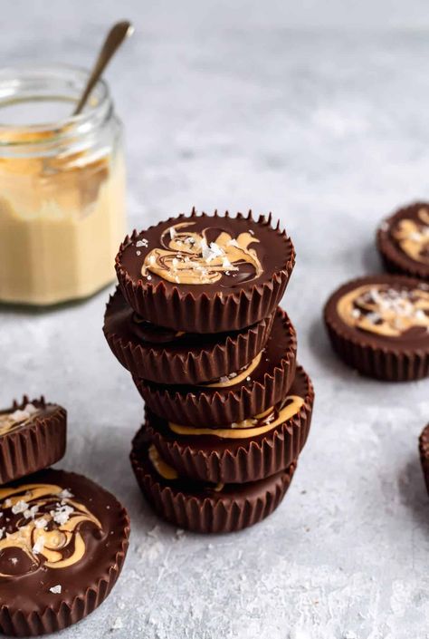 Dark Chocolate Cashew Butter Cups Hand Snacks, Chocolate Cashew Butter, Chocolate Cashew, Homemade Dark Chocolate, Almond Butter Recipes, Raspberry Cookies, Easy Vegan Dessert, Healthy Snacking, Chocolate Dreams