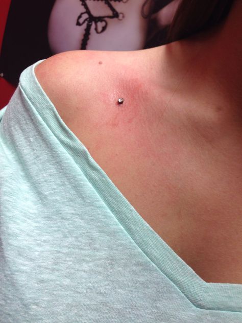 Collarbone dermal Collarbone Dermal Piercing, Dazzling Diamond Clavicle Necklace, Collarbone Piercing, Dermal Piercing Petto, Collarbone Dermal, Collar Bone Piercing, Dermal Pericing Back, Ear Pierce, Dermal Piercing