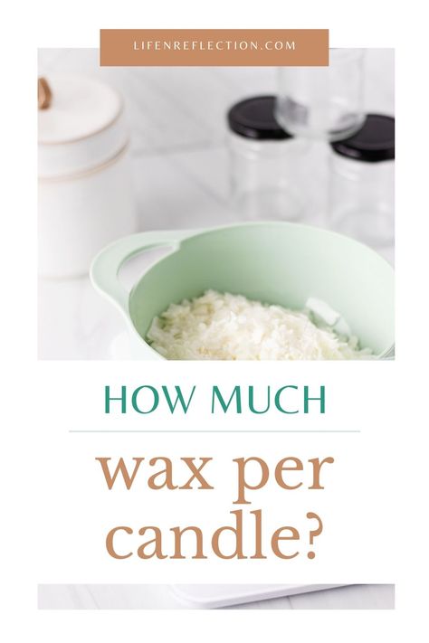 How much wax per candle do I need, is usually the first question everyone asks themselves when learning how to make candles. Here’s our simple solution! Candles For Beginners, Making Beeswax Candles, Candle Making Machine, Candle Making Tips, Candle Tips, Candle Making Ideas, Homemade Candle, Soya Mumu, Candle Making Wax