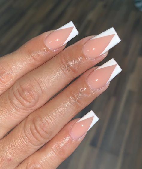 Nail Idea Coffin Shape, V French Tips Nails, Pointed French Tip Nails Square, V Line French Tip Nails, Short V French Tip Acrylic Nails, Triangular French Tip Nails, French Tip Angled Nails, French Tip Triangle, Short V Tip Nails