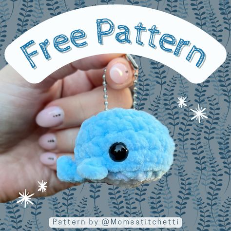 Cute Crochet Keychain Ideas, Mini Crochet Plushies, Whale Keychain, Crochet Whale, Keychain Pattern, Easy Crochet Animals, Whale Pattern, Quick Crochet Patterns, Crochet Keychain Pattern