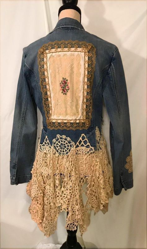 Jacket With Lace, Upcycled Jackets, Upcycled Denim Jacket, Boho Mode, Repurposed Clothing, Denim Ideas, Altered Couture, Lace Vintage, Couture Mode