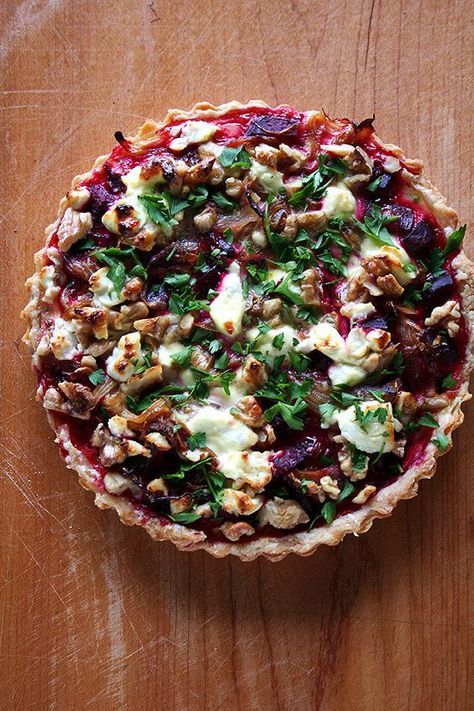 Beet Goat Cheese, Tart Recipes Savory, Walnut Tart, Christmas Side Dish Recipes, Beet And Goat Cheese, Savory Pies, Savory Tart, Healthy Choice, God Mat