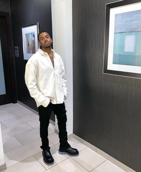 Black Man Birthday Outfit, Black And White Mens Outfit, Expensive Lifestyle, Mens Dress Outfits, Outfit Hombre, Black Men Fashion Casual, Style Outfits Men, Nye Outfits, Fitting Room