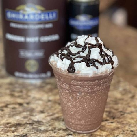 Frozen Hot Chocolate Holy Yum Chicken, Frozen Hot Chocolate Recipe, Chocolate Crinkle Cookies Recipe, Crinkle Cookies Recipe, Frozen Hot Chocolate, Hot Chocolate Recipe, Chocolate Crinkle Cookies, Strawberry Topping, Chocolate Crinkles