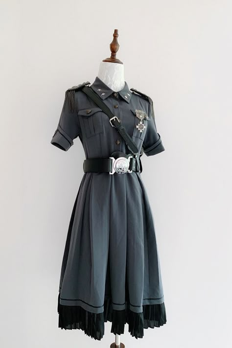 Military Outfits Women, Military Dresses, Your Highness, Old Fashion Dresses, Clothes Reference, Military Outfit, Military Uniform, Cosplay Outfits, Lolita Dress