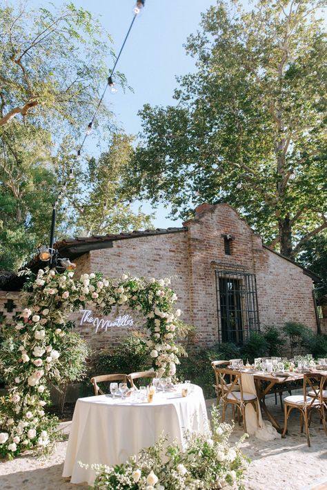 Ojai Wedding Venues, Wedding Flowers Reception, Los Angeles Wedding Venues, Mariposa California, Hummingbird Nest Ranch Wedding, Hummingbird Nest Ranch, Ojai Wedding, Hummingbird Nest, Romantic Wedding Style