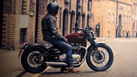 Triumph's new Bonneville Bobber is a factory custom with hardtail looks Triumph Bobber Custom, Bonneville Motorcycle, Harley-davidson Sportster, Triumph Bonneville Bobber, Bonneville Bobber, Bobber Motorcycles, Kawasaki Z650, Moto Triumph, Triumph Cafe Racer