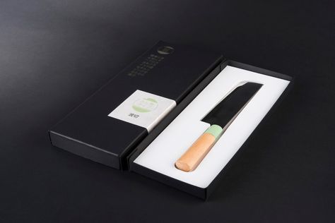 Knife Packaging Design, Knife Packaging, Japanese Cutlery, Creative Package, Japanese Cooking, Japanese Knife, Student Project, Textured Paper, Creative Packaging Design