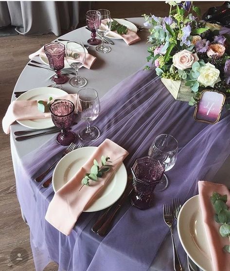 Lavender Wedding Table Setting, Reception Backdrop Ideas, Table Decorations Purple, Purple Wedding Reception Decorations, Wedding Table Decorations Purple, Purple Table Settings, Purple Wedding Tables, Purple Wedding Reception, Lavender Wedding Theme