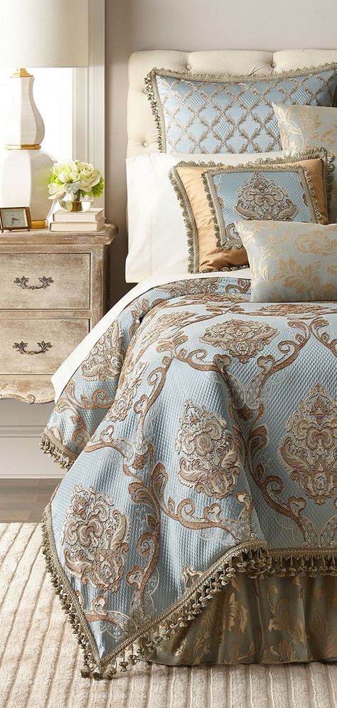 Luxury Bed Design, Luxury Bedspreads, Luxury Beds, Bedding Master, Scandinavian Bedroom, Luxury Bedding Set, Designer Bedding Sets, Simple Bed, Luxury Bedding Sets