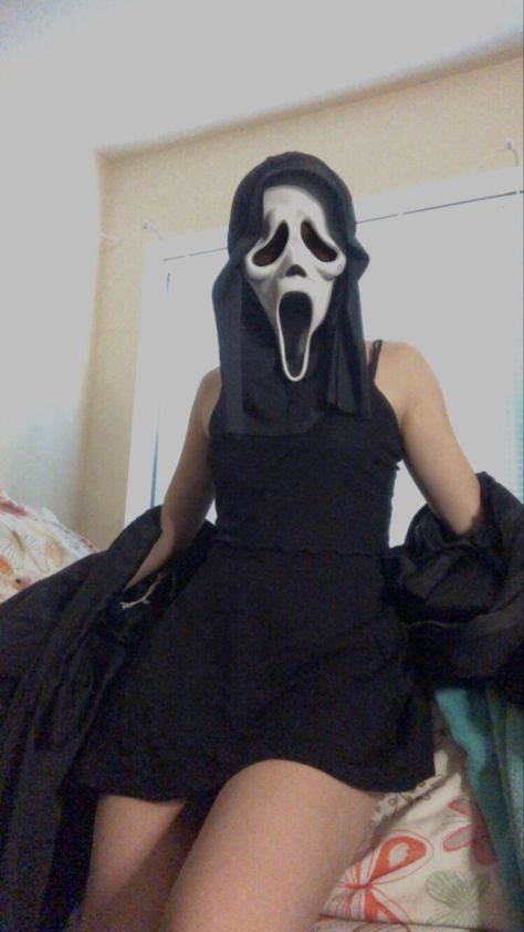 #egirl #ghostface #egirlaesthetic #egirloutfit #twitch #twitchstreamer #halloween #horror #scream Fem Ghostface Costume, Woman Ghostface Costume, Female Ghostface Cosplay, Ghostface Female, Scream Mask Photoshoot Women, Fem Ghostface Cosplay, Female Ghostface Costume Corset, Female Ghostface, Female Cosplay Ideas