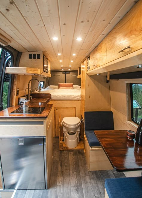 Cozy Van, Van Conversion Layout, Vintage Camper Interior, Camper Van Ideas, Bus Living, Kombi Home, Sprinter Van Conversion, Adventure Van, Van Conversion Interior