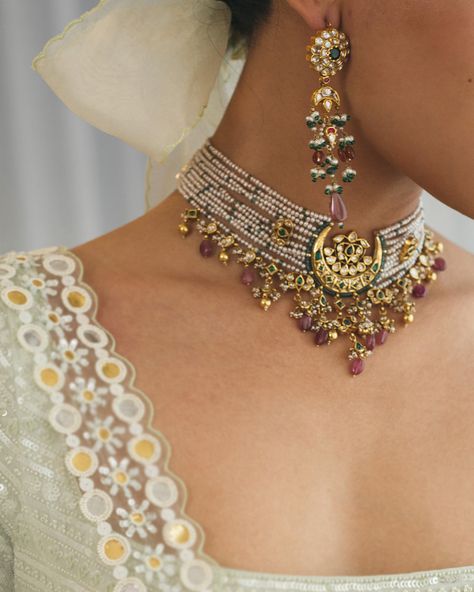 Rajputi Jewellery, Neck Pieces Jewelry, Choker Necklace Designs, Indian Bridal Jewelry Sets, Fancy Jewelry Necklace, Modern Gold Jewelry, Pearl Necklace Designs, Antique Bridal Jewelry, Indian Jewellery Design Earrings