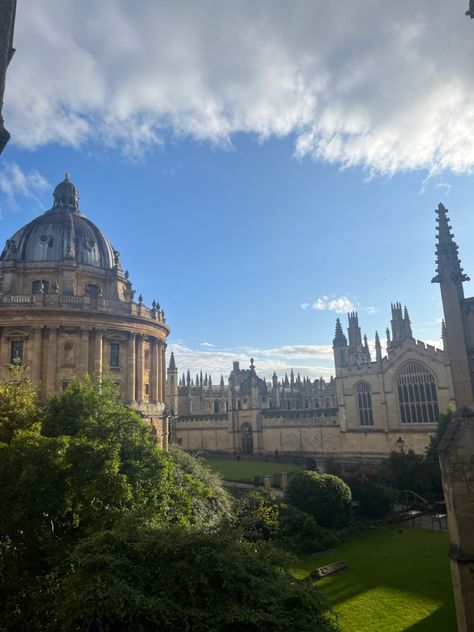 oxford, oxford uni, radcliffe camera oxford, darks academia, aesthetic Oxford Radcliffe Camera, Oxford London Aesthetic, Oxford Uk Aesthetic, Oxford College Aesthetic, University Aesthetic Uk, Oxford Library Aesthetic, Oxford Law School, Oxford City Aesthetic, European University Aesthetic