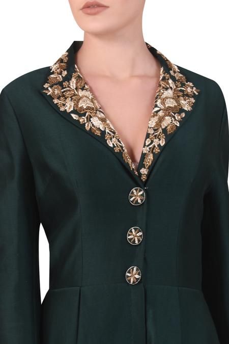 Embroidered Collared Gown Collar Work Design For Kurti, Collar Suit Designs, Dress Neck Work Designs, Collar Neck Designs For Kurti, Neck Embroidery Designs For Kurtis, Collar Kurti Design, Collar Kurti, Gown Green, Samant Chauhan