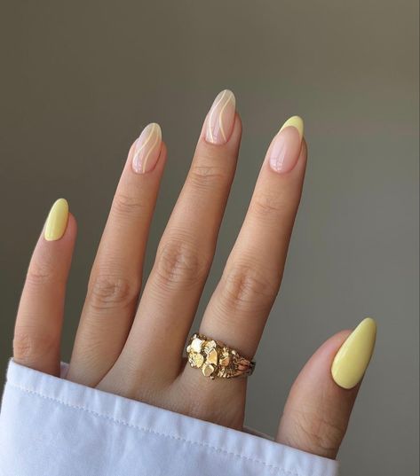 Summer Yellow Nails, Yellow Nail Art, Yellow Nails Design, Yellow Nail, Nails Yellow, French Tip Nail Designs, Summery Nails, Cute Summer Nails, Summer Yellow