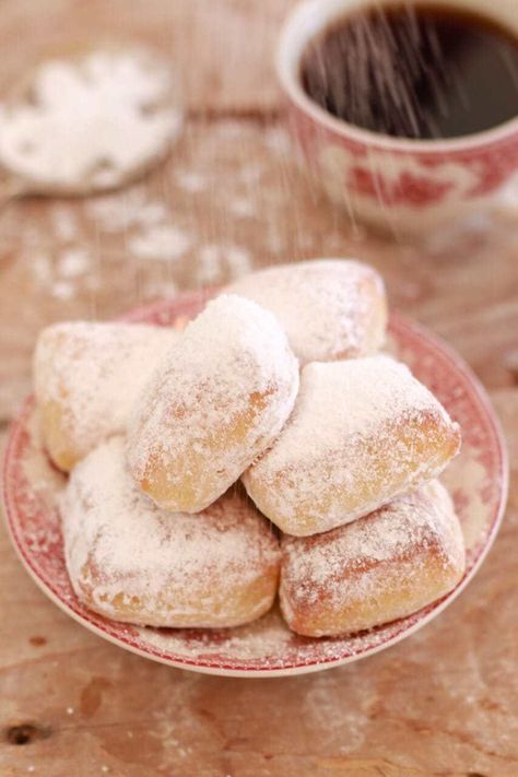 Baked Beignets, Homemade Beignets, Beignet Recipe, Bigger Bolder Baking, Baked Donut Recipes, Sweet Dough, Popular Desserts, Baked Donuts, Donut Recipes