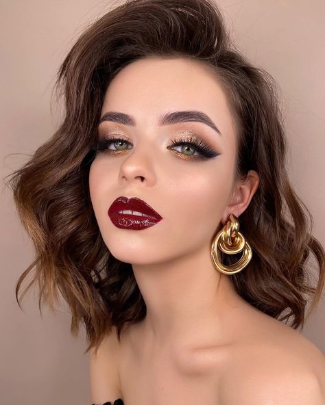 Moody Wedding Makeup Brown Eyes, Black Tie Makeup, Green Dress Makeup, Boho Wedding Makeup, Prom 23, Skincare Favorites, Fall Wedding Makeup, Sultry Makeup, Wedding Hairstyles And Makeup