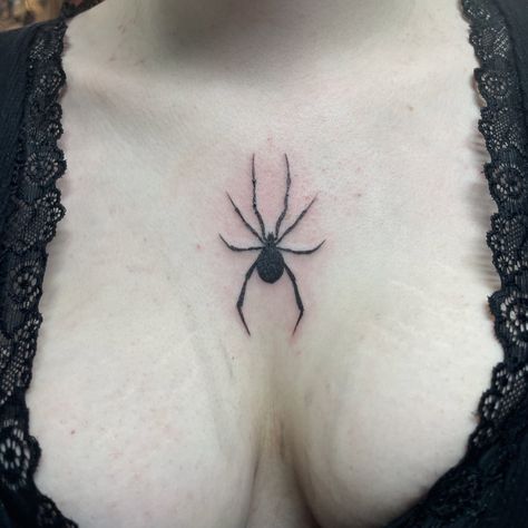 Finger Tattoos Spider, Spider Web Back Tattoo, Spiderweb Finger Tattoo, Chest Spider Tattoo, Spider Underboob Tattoo, Spider Shoulder Tattoo, Spider Tattoo Placement, Spider Stick And Poke, Spider Finger Tattoo