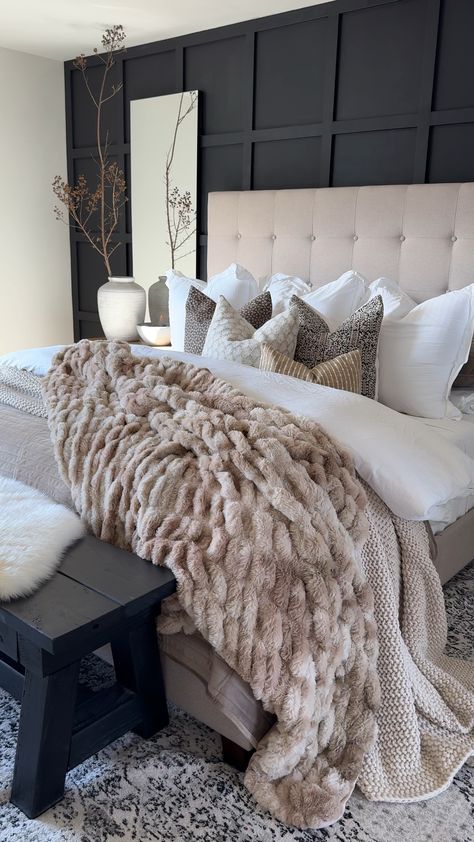 Shop Chunky Knit Bed Blanket - Casaluna™ and other curated products on LTK, the easiest way to shop everything from your favorite creators. Pillow Bedding Ideas, Winter King Bedding, Bedroom Inspo Master, Guest House Aesthetic, Pillow Styling Bed, Bedding Color Scheme Ideas, Chunky Blanket Designs, Make A Bed Like A Designer, Dreamy Master Bedrooms