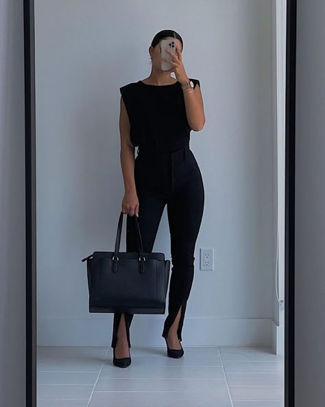 All Black Outfit For Work Sephora, Basic Work Outfits, Ceo Outfit Woman Boss, Amrezy Outfits, Fashion Job, Soft Feminine Outfits, Feminine Outfits, Fashionable Work Outfit, Outfits For Work