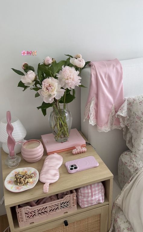 Sophie Diloreto, Pink Apartment, Girly Apartments, Coquette Room, Uni Room, Pink Pilates, Dream Apartment Decor, Pilates Princess, Girly Room