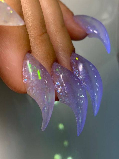 Claws Cat Claw Nails Stilettos, Eagle Claw Nails, Claw Like Nails, Raptor Claw Nails, Cat Claws Nails, Raptor Nails, Acrylic Claw Nails, Claw Acrylic Nails, Cat Claw Acrylic Nails