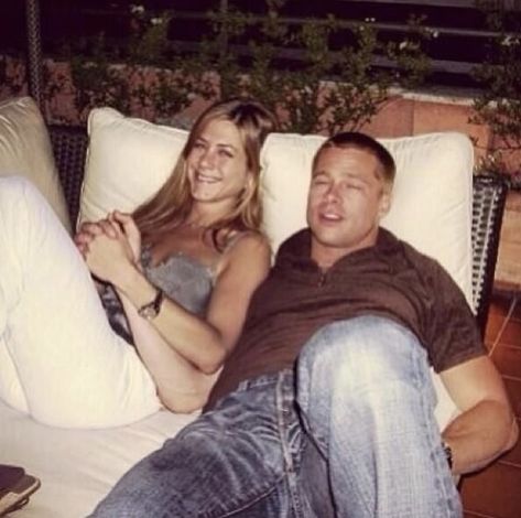 Jen and Brad. Couple goals. Brad Pitt And Jennifer Aniston, Brad And Jennifer, Brad Pitt Jennifer Aniston, Nancy Dow, Brad Pitt And Jennifer, Brad And Jen, Jeniffer Aniston, Find Real Love, Jennifer Aniston Style