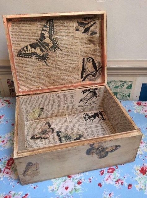 Memory Boxes Aesthetic, Memory Box Decoration, How To Make A Memory Box Diy, How To Decorate Wooden Boxes, Painted Keepsake Boxes, Cute Memory Box Diy, Memory Box Design, Memory Box Decoration Ideas, Memory Boxes Diy