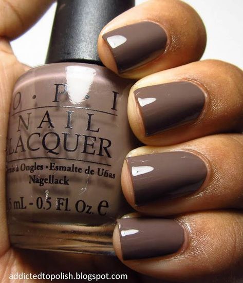 Fall Nail Colors | adoubledose.com Nagellack Trends, Nagel Tips, Makijaż Smokey Eye, Thanksgiving Nails, Bohol, Colorful Nail Designs, Fall Nail Colors, Jairzinho, Autumn Nails