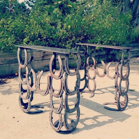 Metal Fabrication Projects, Horseshoe Table, Wedge Table, Coffee Table Style, Horseshoe Crafts Projects, Welding Ideas, Welded Furniture, Coffee Table Base, Horseshoe Decor