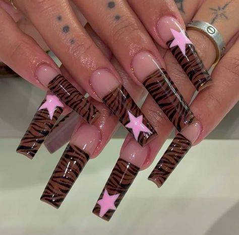 Early 2000s Nails, Bratz Nails, 2000s Birthday, 2000s Nails, Nail Hacks, Punk Nails, Long Nail Designs, Baddie Nails, Exotic Nails